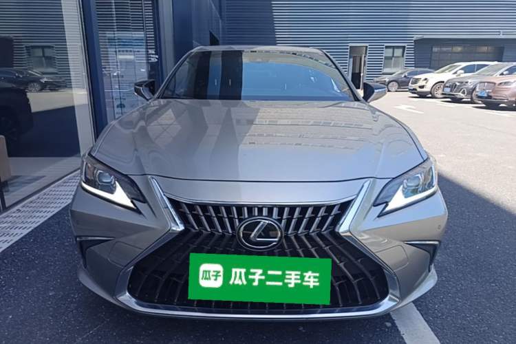Used Lexus ES 2021 260 Excellence Edition Front