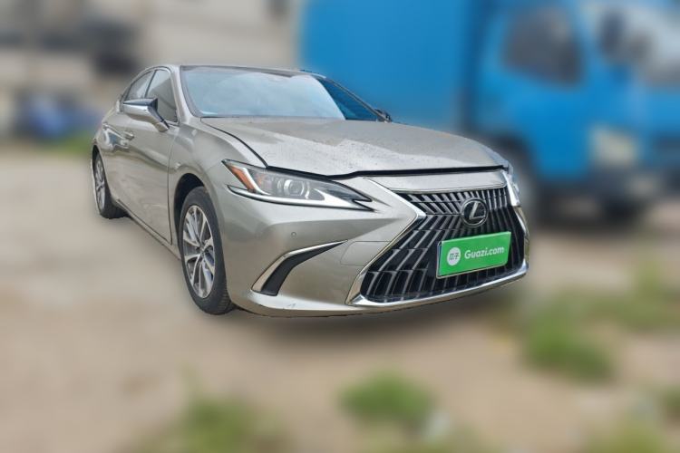 Used Lexus ES 2021 200 Excellence Edition Front Right 45 Deg