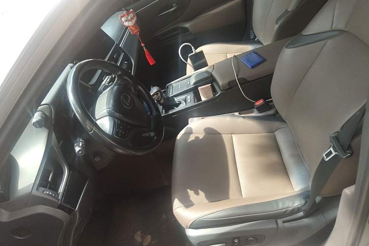 Used Lexus ES 2021 300h Excellence Edition Left Front Seat
