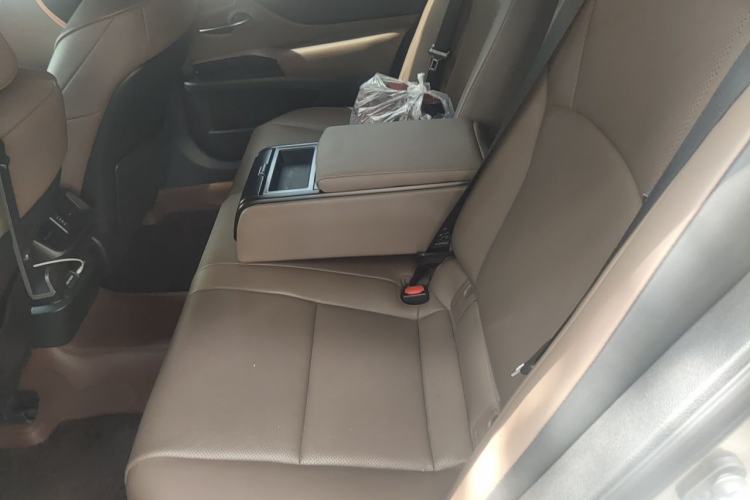 Used Lexus ES 2021 300h Excellence Edition Left Rear Seat