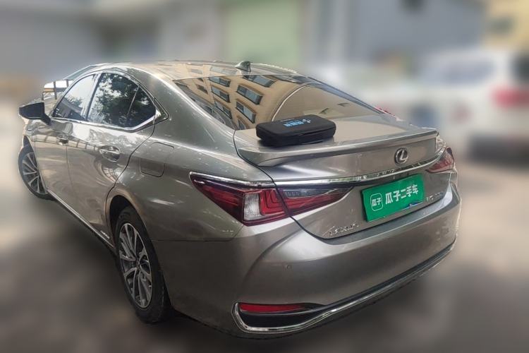 Used Lexus ES 2021 300h Excellence Edition Rear Left 45 Deg