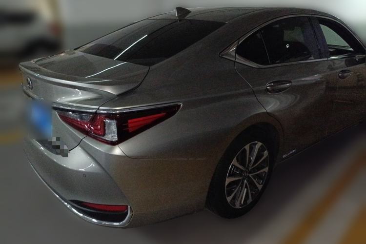 Used Lexus ES 2021 300h Excellence Edition Rear Right 45 Deg