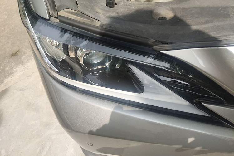 Used Lexus ES 2021 300h Excellence Edition Right Front Headlight