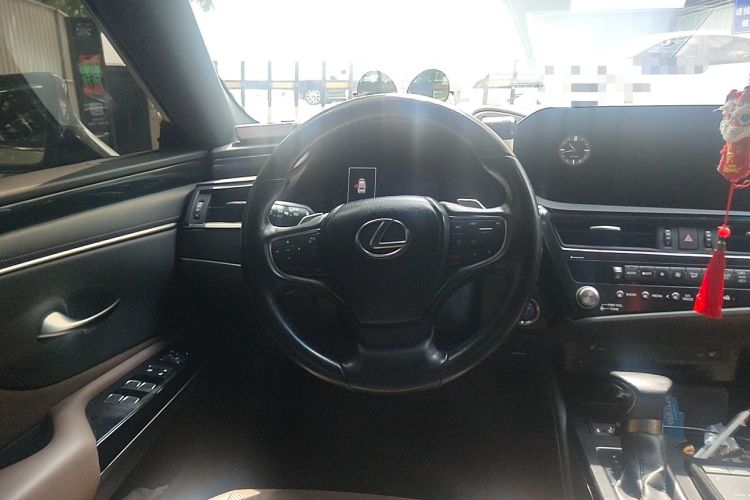 Used Lexus ES 2021 300h Excellence Edition Steering Wheel