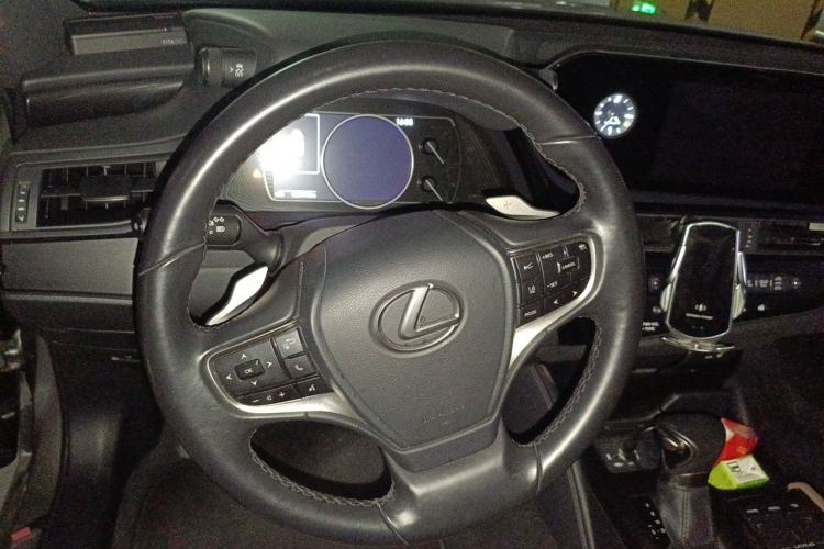 Used Lexus ES 2021 300h Excellence Edition Steering Wheel