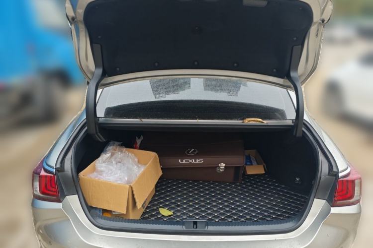 Used Lexus ES 2021 200 Excellence Edition Trunk