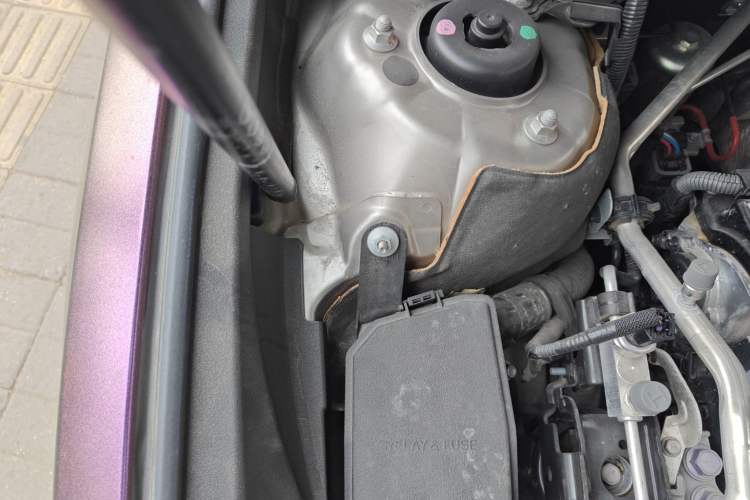 Used Lexus ES 2021 300h Deluxe Edition Engine Bay Right