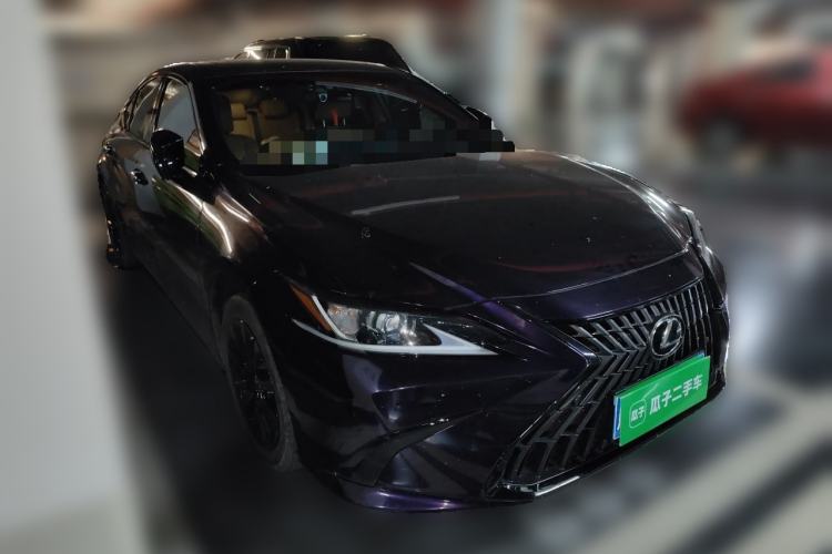 Used Lexus ES 2021 200 Excellence Edition Front Right 45 Deg