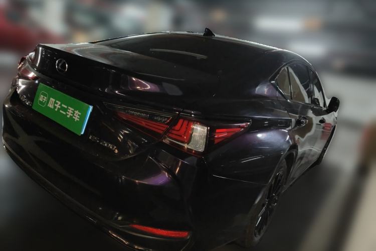 Used Lexus ES 2021 200 Excellence Edition Rear Right 45 Deg