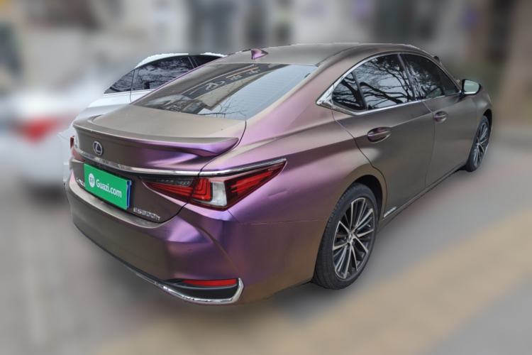 Used Lexus ES 2021 300h Deluxe Edition Rear Right 45 Deg
