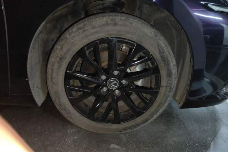 Used Lexus ES 2021 200 Excellence Edition Right Front Wheel Hub