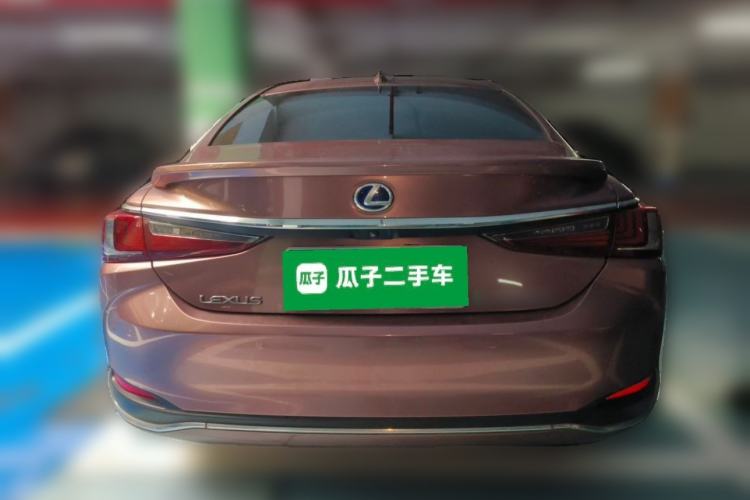 Used Lexus ES 2021 300h Excellence Edition Rear