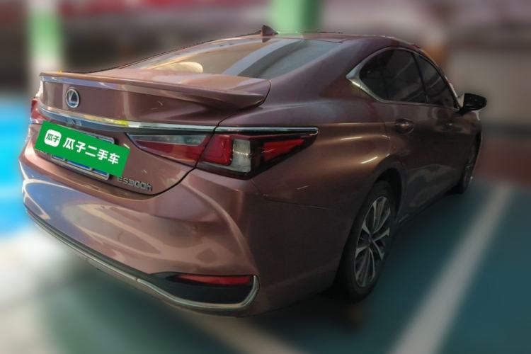 Used Lexus ES 2021 300h Excellence Edition Rear Right 45 Deg