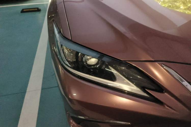 Used Lexus ES 2021 300h Excellence Edition Right Front Headlight