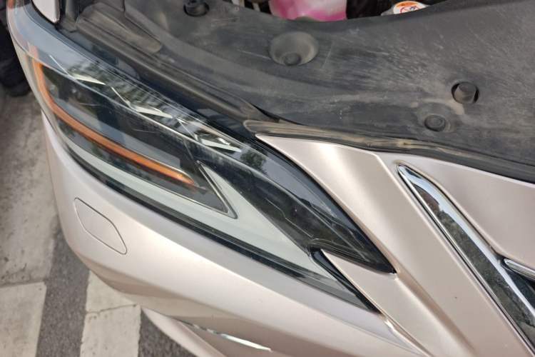 Used Lexus ES 2021 300h Deluxe Edition Right Front Headlight
