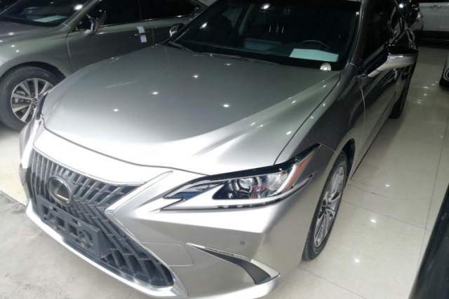 Ojetý Lexus ES 2021 260 Excellence Edition