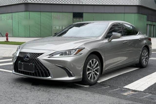 Used Lexus ES 2021 300h Excellence Edition