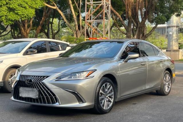 Ojetý Lexus ES 2021 260 Excellence Edition