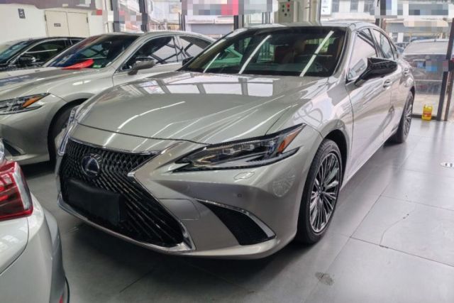Used Lexus ES 2021 300h Deluxe Edition