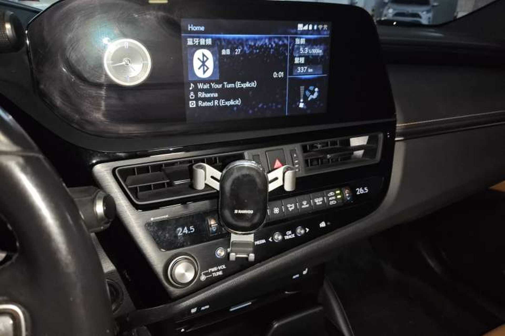 Used Lexus ES 2021 300h Excellence Edition Audio And AC Panel