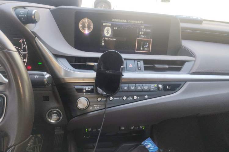 Used Lexus ES 2021 200 Luxury Edition Audio And AC Panel