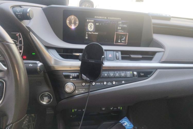 Used Lexus ES 2021 200 Luxury Edition Audio And AC Panel