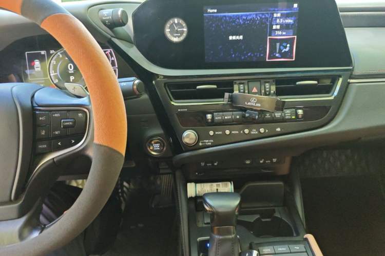 Used Lexus ES 2021 200 Luxury Edition Audio And AC Panel