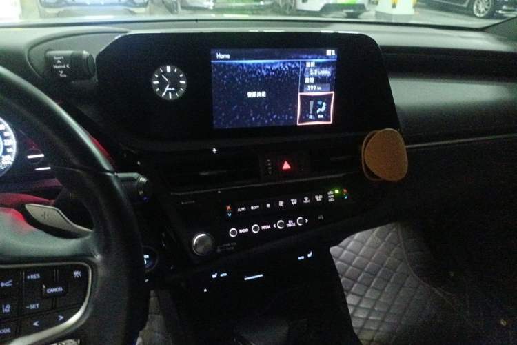 Used Lexus ES 2021 300h Excellence Edition Audio And AC Panel