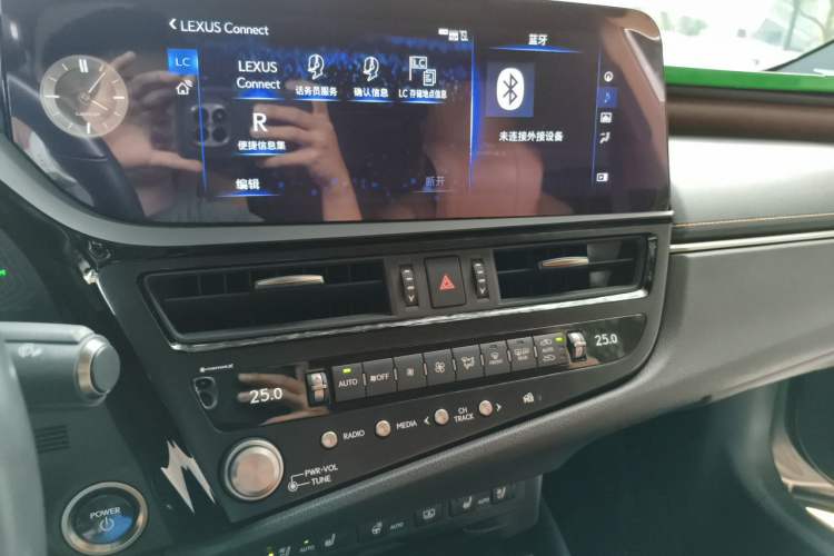 Used Lexus ES 2021 300h Executive Edition Audio And AC Panel
