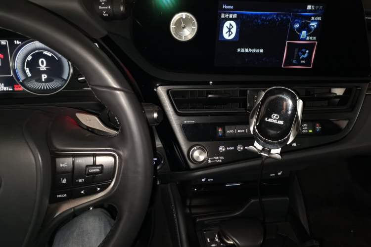 Used Lexus ES 2021 300h Excellence Edition Audio And AC Panel