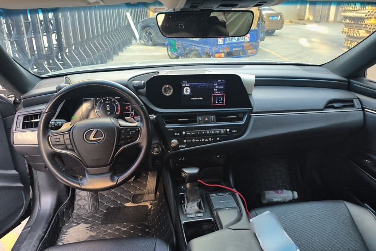 Used Lexus ES 2021 200 Excellence Edition Center Console
