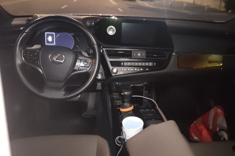 Used Lexus ES 2021 200 Excellence Edition Center Console