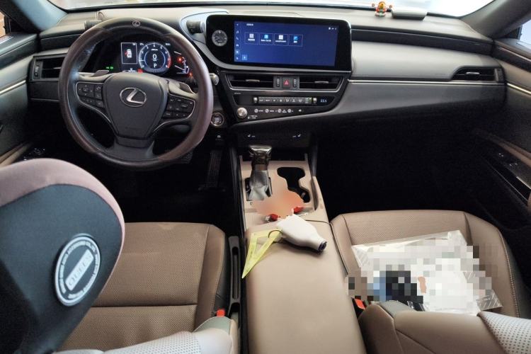 Used Lexus ES 2021 200 Excellence Edition Center Console