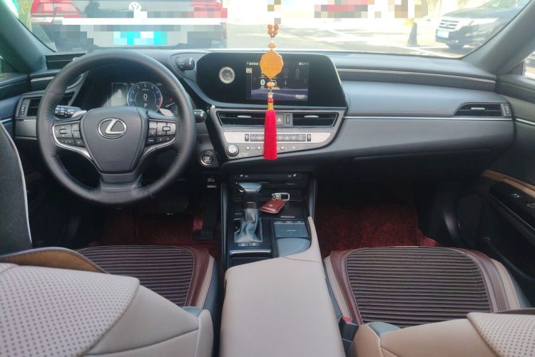 Used Lexus ES 2021 200 Excellence Edition Center Console