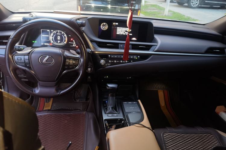 Used Lexus ES 2021 200 Excellence Edition Center Console