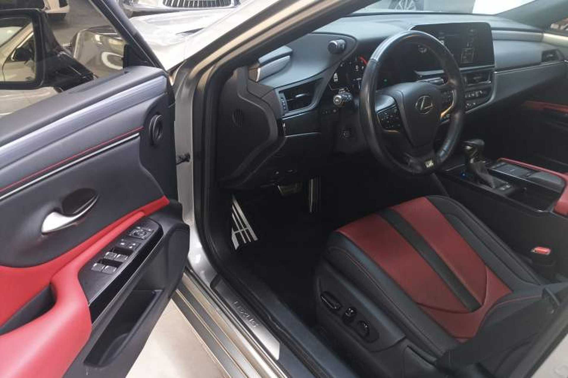 Used Lexus ES 2021 300h F SPORT Driver Seat