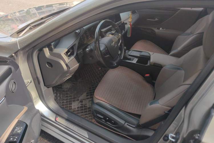 Used Lexus ES 2021 200 Excellence Edition Driver Seat