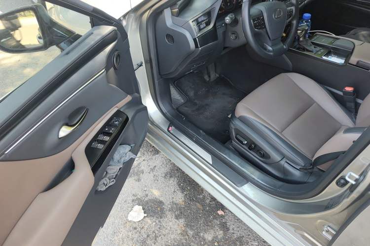 Used Lexus ES 2021 200 Excellence Edition Driver Seat