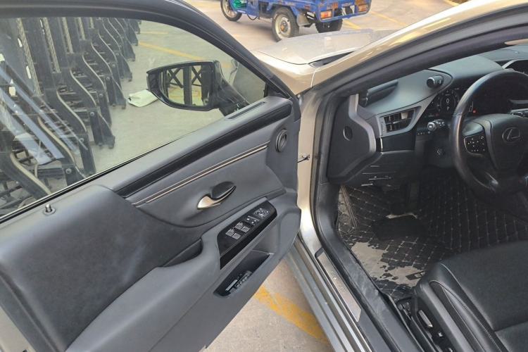 Used Lexus ES 2021 200 Excellence Edition Driver Seat