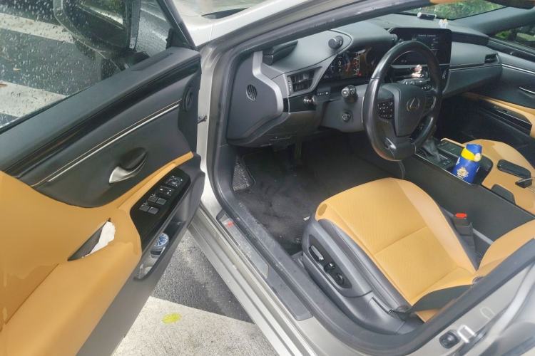 Used Lexus ES 2021 200 Excellence Edition Driver Seat