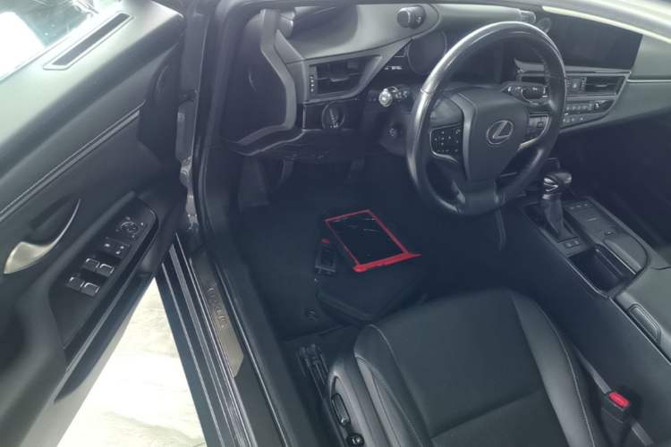Used Lexus ES 2021 200 Excellence Edition Driver Seat