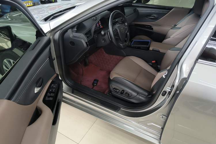 Used Lexus ES 2021 200 Excellence Edition Driver Seat