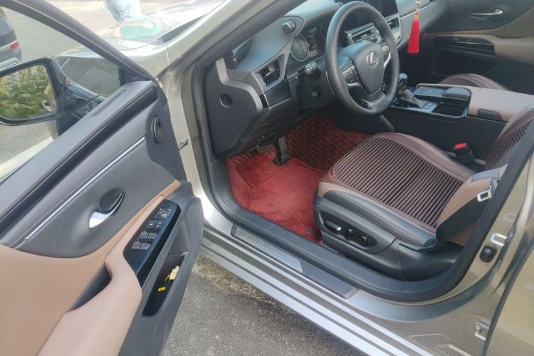 Used Lexus ES 2021 200 Excellence Edition Driver Seat