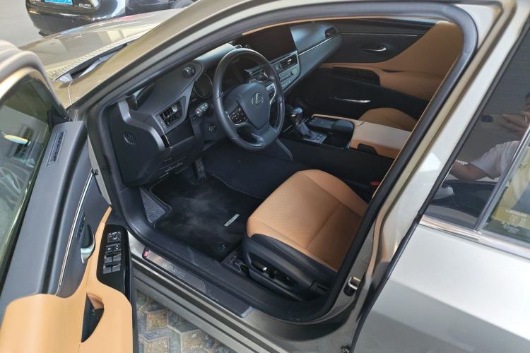 Used Lexus ES 2021 200 Excellence Edition Driver Seat