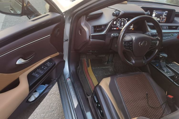 Used Lexus ES 2021 200 Excellence Edition Driver Seat