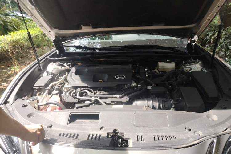 Used Lexus ES 2021 300h F SPORT Engine Bay