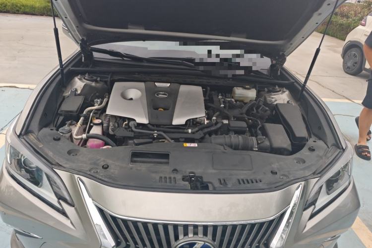 Used Lexus ES 2021 300h Excellence Edition Engine Bay