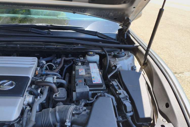 Used Lexus ES 2021 200 Excellence Edition Engine Bay Left