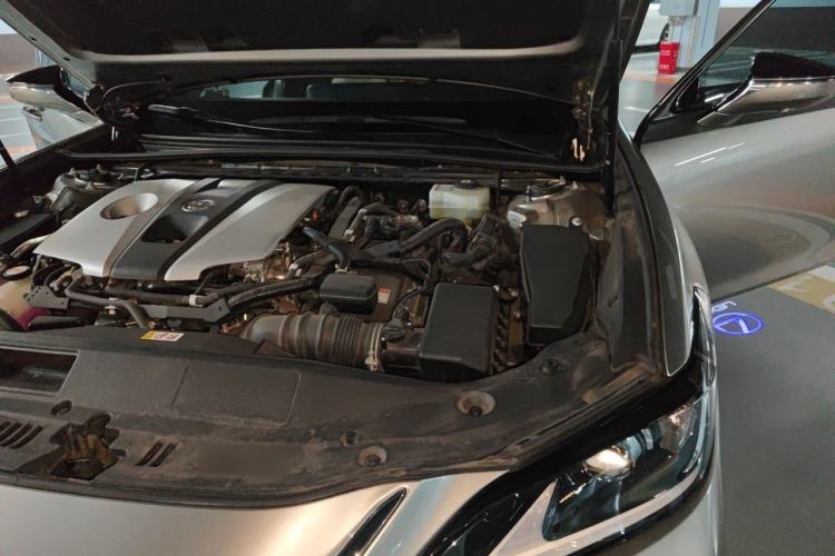 Used Lexus ES 2021 300h Excellence Edition Engine Bay Left