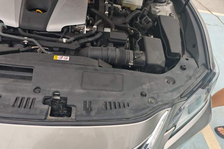Used Lexus ES 2021 300h Excellence Edition Engine Bay Left